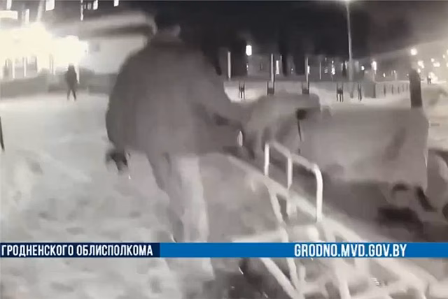 Россиянин сорвался с форта в бывшей стране СССР и получил травму головы