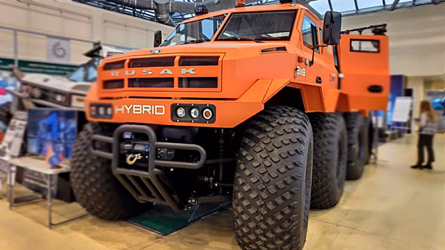 На X международном форуме «Арктика» показали новый автомобиль Rusak