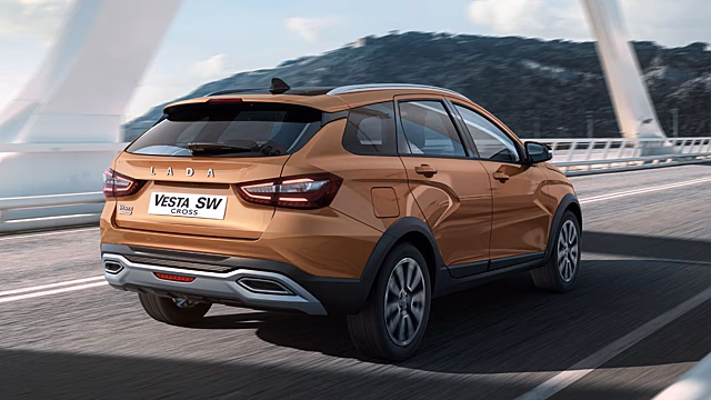 В Белоруссии выстроились очереди за недорогими универсалами Lada Vesta