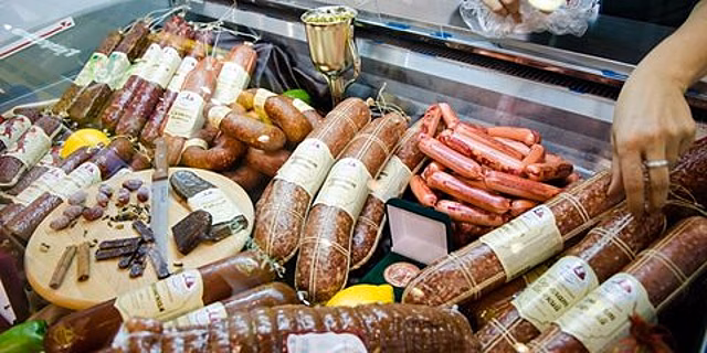 Потребитель заплатит. Эксперт – о колбасном налоге