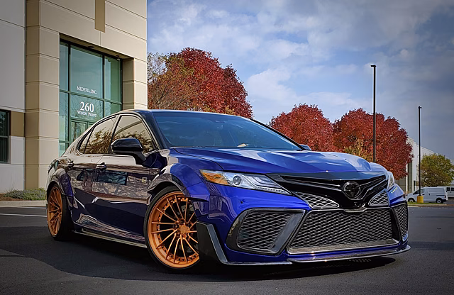 Экс-ведущий Top Gear продаёт тюнинговую Toyota Camry