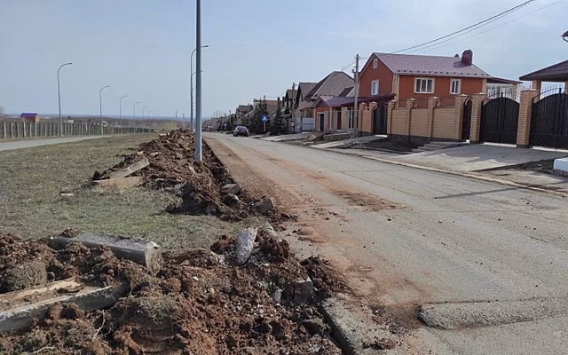В пос. Ростоши под Оренбургом ремонтируют ул. Газпромовскую