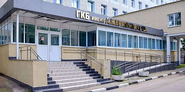 Хирурги ГКБ имени Ерамишанцева пришили мужчине палец, отрезанный электропилой
