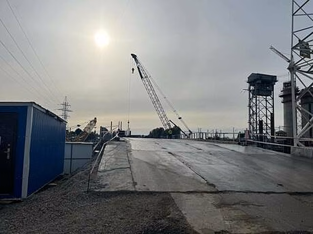 В Калининграде при строительстве дублёра двухъярусного моста нашли Библию начала XVII века