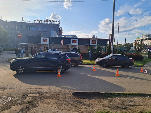 Иномарка сбила ребенка на пешеходном переходе в Нижнем Новгороде