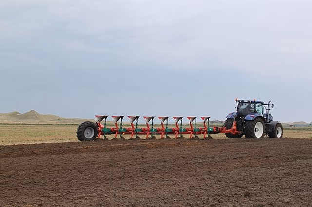 Плуг Kverneland назван «Машиной года»