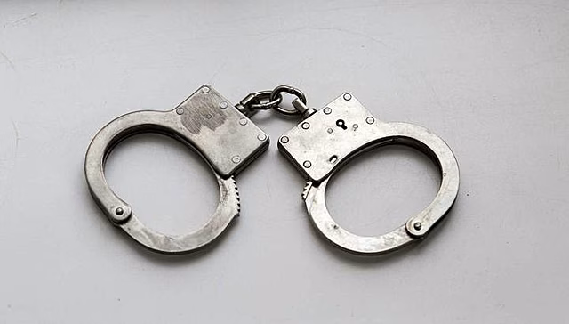 Вслед за Беналля арестованы трое полицейских