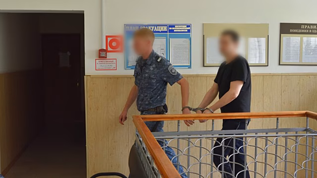 В Новороссийске начался суд над водителем автобуса, сорвавшегося в обрыв после ДТП с внедорожником