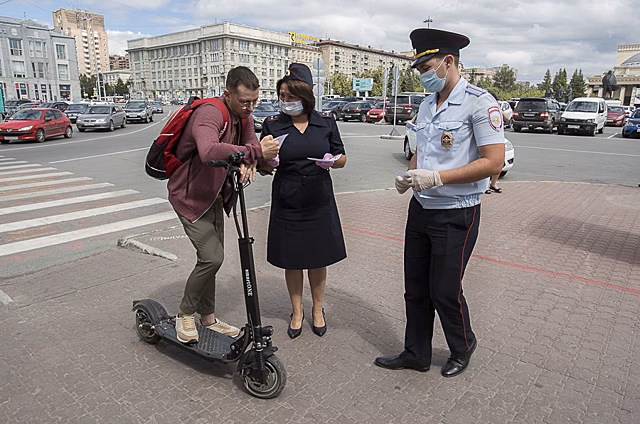 Новосибирских самокатчиков научат правилам с помощью приложения-тренажера