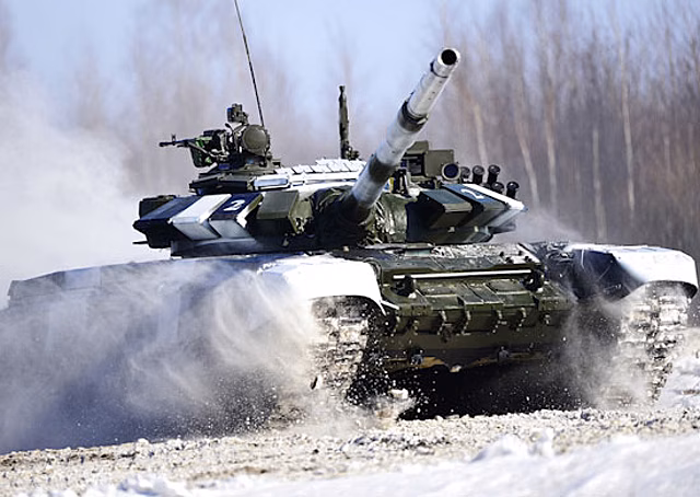 Танкисты российской военной базы в Южной Осетии поразили  движущиеся мишени, имитирующие заминированные автомобили