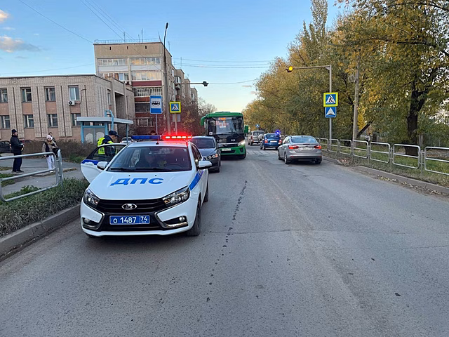 Под Челябинском Chevrolet сбил семью с пятилетним ребенком