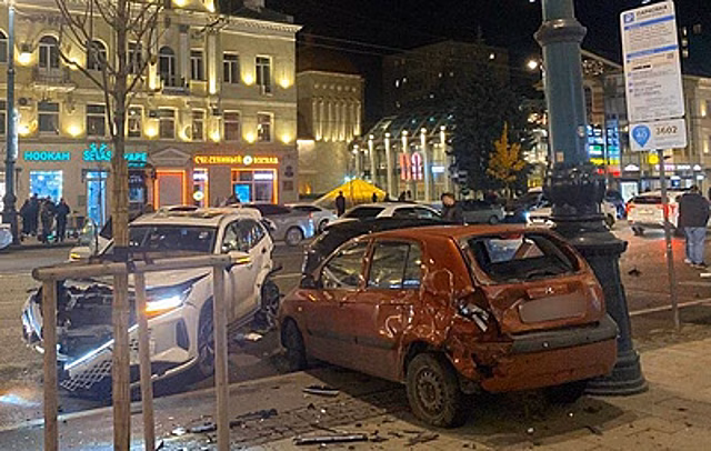 В Воронеже нетрезвый водитель повредил 10 автомобилей