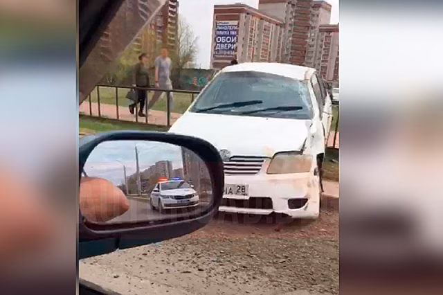 В микрорайоне Благовещенска в аварии пострадали два человека