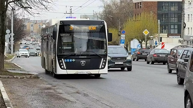 В Кирове контролёры ежедневно проверяют автобусы с бескондукторной системой оплаты