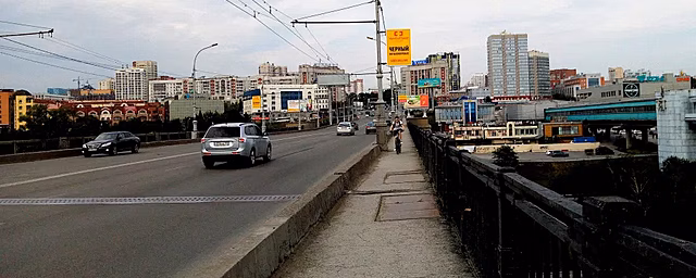 В этом году Октябрьский мост в Новосибирске ремонтировали 44 раза