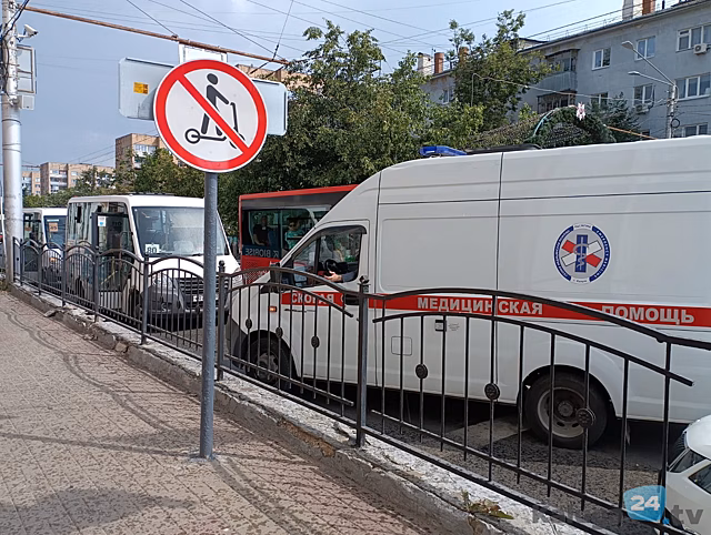 Женщина и ребенок получили травмы во время поездки в маршрутке