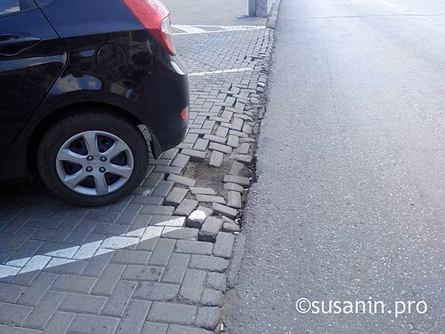 Неудачно перезимовавший тротуар на улице Коммунаров в Ижевске отремонтируют по гарантии