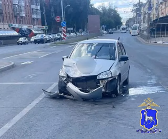 В Самаре в ДТП на перекрестке Победы и Ново-Вокзальной пострадала 52-летняя женщина