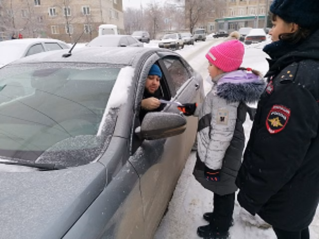 В Самарской области полицейские провели мероприятия по дорожной безопасности с водителями