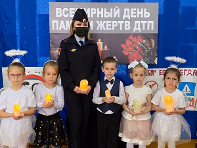 На Ставрополье «Дозоры памяти» выпустили в небо белые шары в память о погибших в ДТП