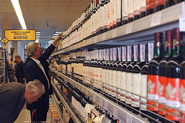Возраст продажи алкоголя может быть повышен до 21 года