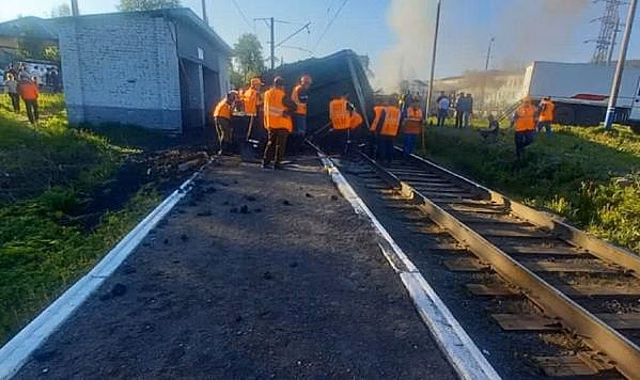 Стали известны подробности аварии, приведшей к сходу поезда в Пермском крае
