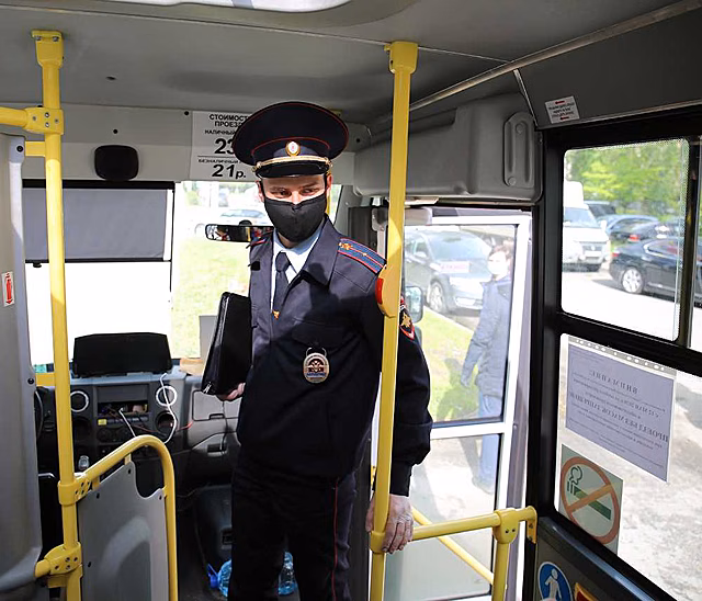 В воронежском транспорте выявляют нарушителей масочного режима