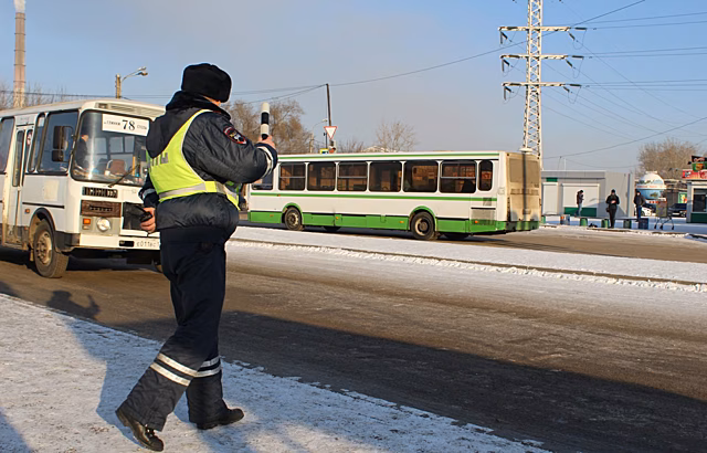 Инспекторы ГИБДД в Красноярске установили нарушения режима труда и отдыха водителей автобусов