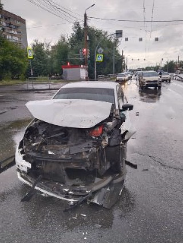 В Челябинске в ДТП пострадали три девочки и женщина