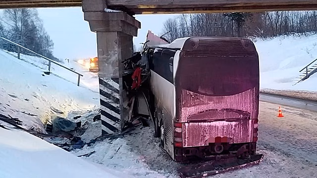 Власти рассказали о погибших и пострадавших в ДТП с автобусом в Рязанской области