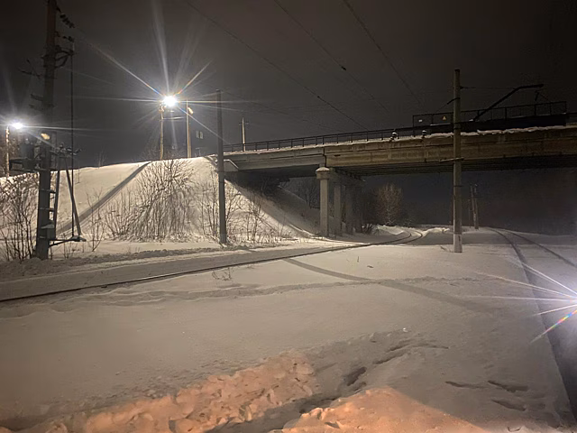 В Новосибирской области под колёсами электрички погиб 42-летний мужчина