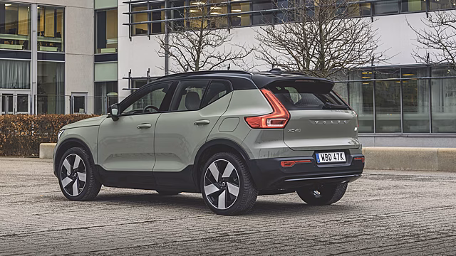 Volvo отзывает свыше 400 тысяч автомобилей из-за неработающей камеры заднего вида