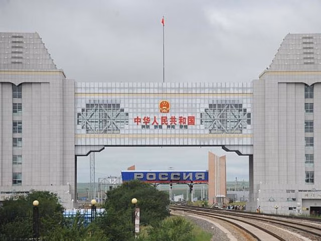 Свыше 0,5 млн человек пересекли границу с Китаем в дальневосточном регионе