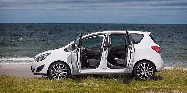 Названы семь недостатков минивэна Opel Meriva