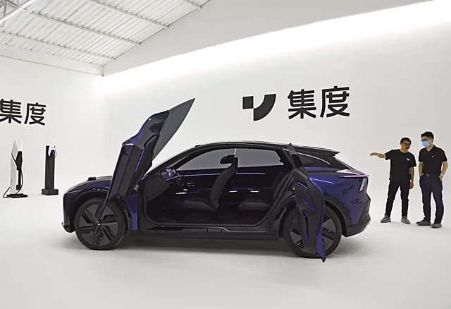 Серийный выпуск автономных электромобилей ROBO-01 Lunar edition начнется в Китае с 2023 года