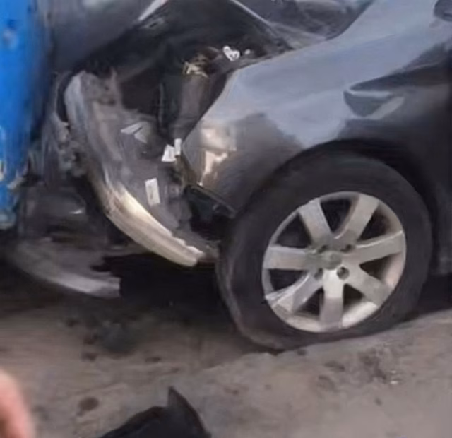 В Липецке легковушка врезалась в автобус на Ильича