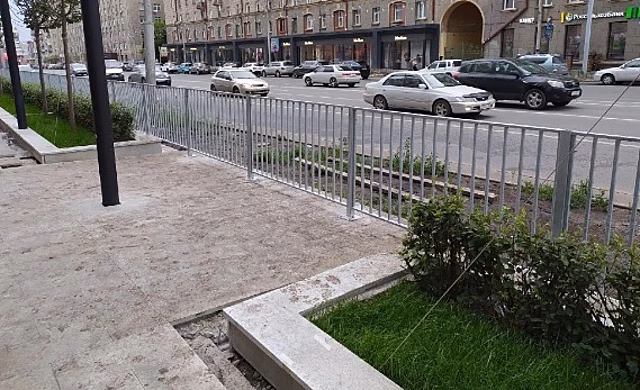 Вокзальную магистраль в Новосибирске вновь обносят забором