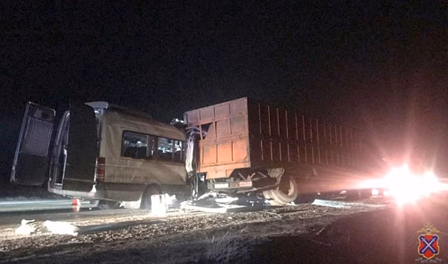 Наехавший на стоящий КамАЗ водитель идет под суд в Волгоградской области