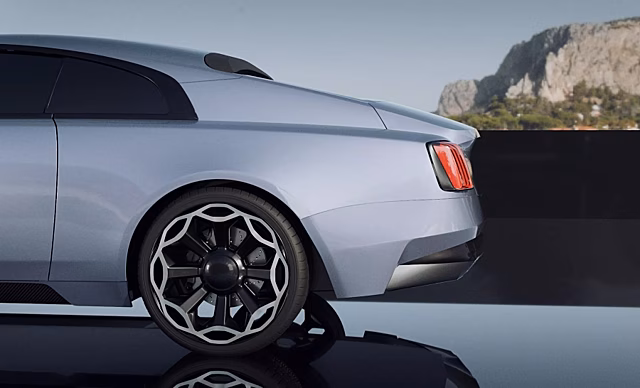 Rolls-Royce Ghost превратили в купе Spectre