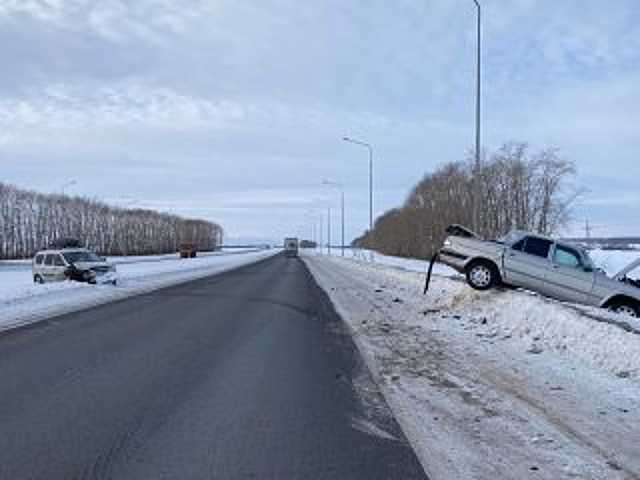 ДТП с тремя пострадавшими произошло на трассе М5 в Башкирии
