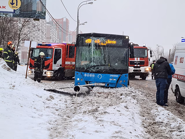 В ДТП на Варшавском шоссе пострадали 9 человек