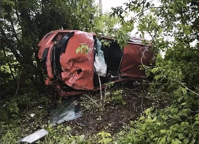 В Калуге пьяная женщина угнала авто и попала в кювет