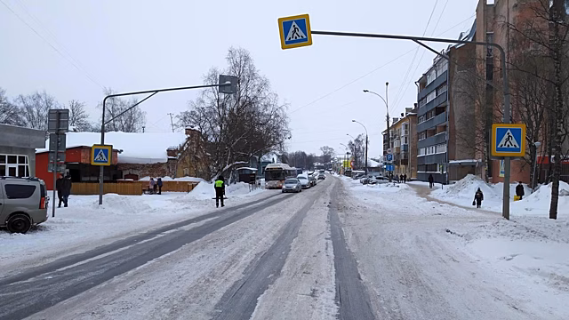 13-летнюю девочку доставили в больницу после ДТП на зебре в Вологде