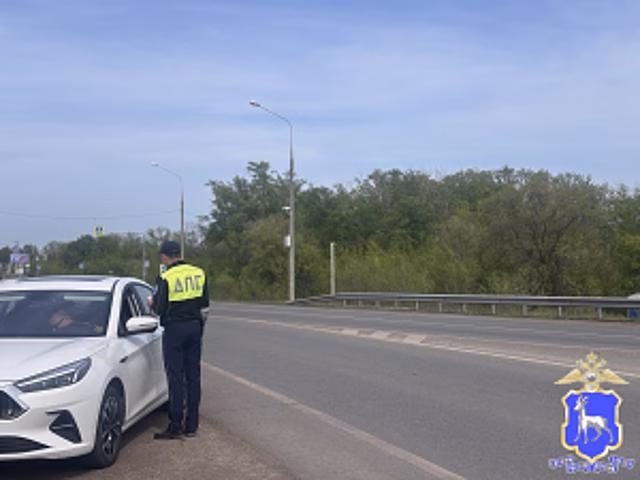 Житель Самарской области поблагодарил сотрудников Госавтоинспекции за оказанную помощь на дороге