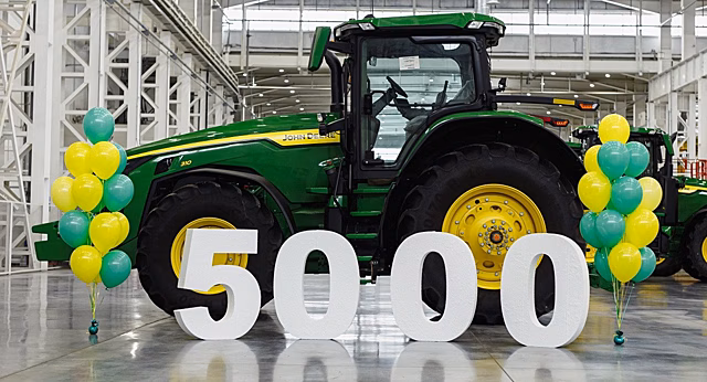 Завод John Deere в Оренбурге выпустил 5000-ю единицу техники