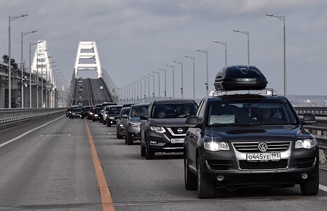 «Зеленоглазое такси» и «Чёрный бумер» назвали главными автомобильными песнями