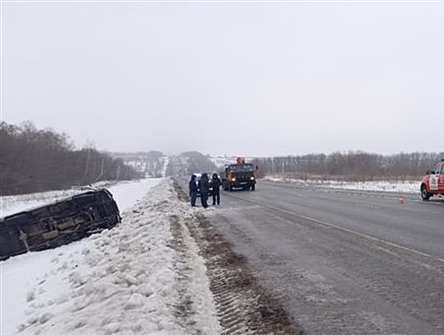Один человек погиб и четверо пострадали в массовом ДТП под Самарой