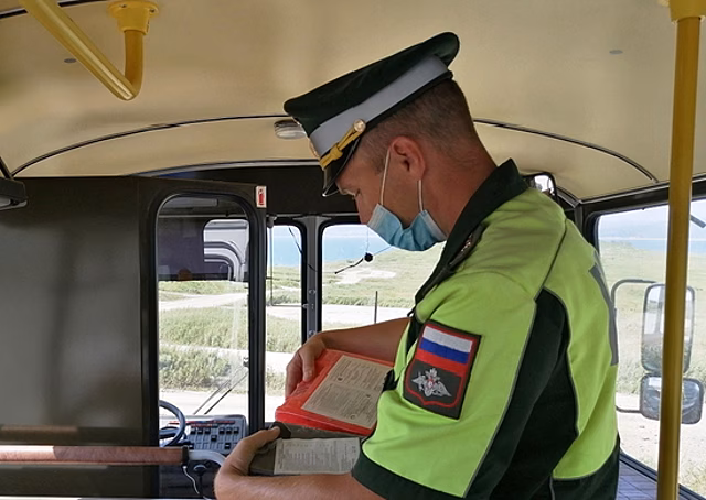 На Балтийском флоте представители Военной автомобильной инспекции завершают профилактическую акцию «Автобус»