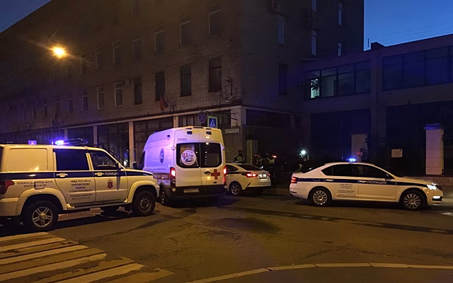 Погоня со стрельбой в Петербурге закончилась столкновением с забором