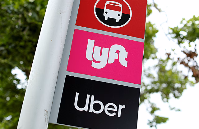 Калифорнийский суд обязал Uber и Lyft считать своих водителей сотрудниками. Как это повлияет на будущее агрегаторов?